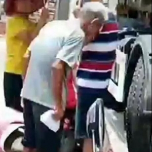 һռײһ綯ﳵŮӽűѹ...